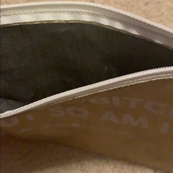 Ladygang pouch! - Picture 5 of 8